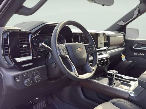 New 2026 Chevrolet Silverado 1500 High Country w/ High Country Premium Package AWD/4WD image 22