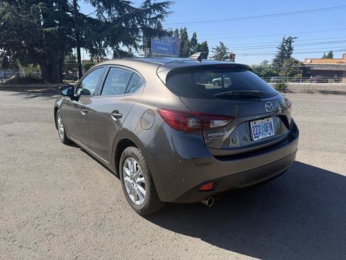 Used 2016 MAZDA MAZDA3 i Touring w/ Popular Equipment Package FWD image 3