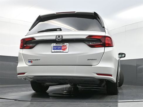 Used 2023 Honda Odyssey Sport image 32