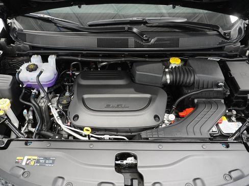 New 2026 Chrysler Voyager LX image 9