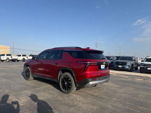 Used 2024 Chevrolet Traverse LT w/ Enhanced Driving Package AWD/4WD image 2