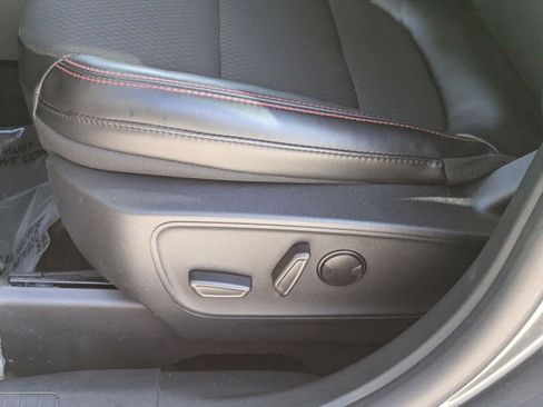 Used 2025 Ford Escape ST-Line image 6