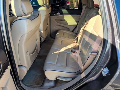 Used 2015 Jeep Grand Cherokee Overland w/ Advanced Technology Group image 9