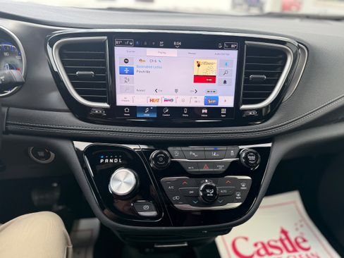 New 2026 Chrysler Pacifica Select image 21