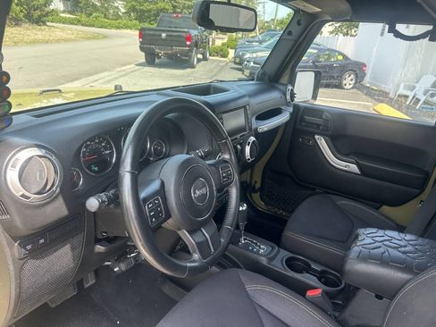 Used 2013 Jeep Wrangler Rubicon w/ PWR Convenience Group AWD/4WD image 13