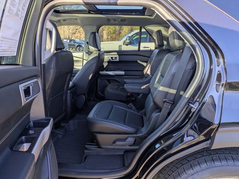 Certified 2023 Ford Explorer XLT w/ Equipment Group 202A image 29