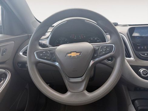 Used 2021 Chevrolet Malibu LS FWD image 10
