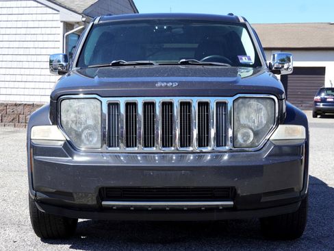 Used 2011 Jeep Liberty Sport image 2