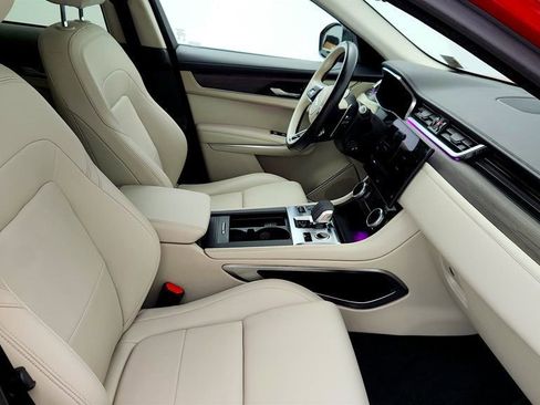 Used 2022 Jaguar F-PACE image 22