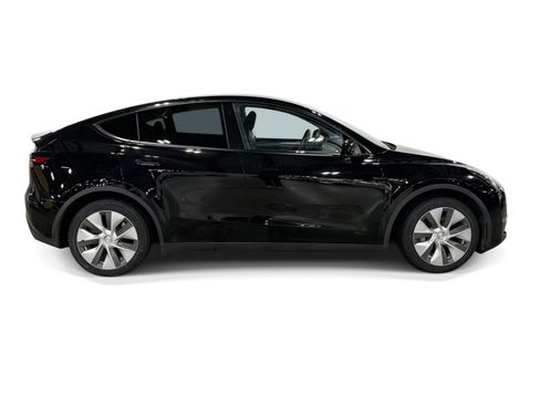 Certified 2023 Tesla Model Y Long Range AWD/4WD image 7
