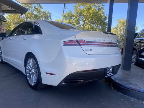 Used 2013 Lincoln MKZ FWD image 6