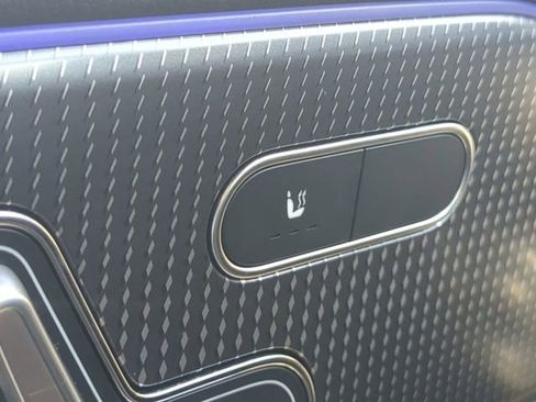 Used 2023 Mercedes-Benz GLB 250 image 23