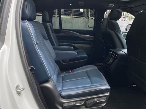 Certified 2025 Cadillac Escalade IQ Luxury 2 AWD/4WD image 18
