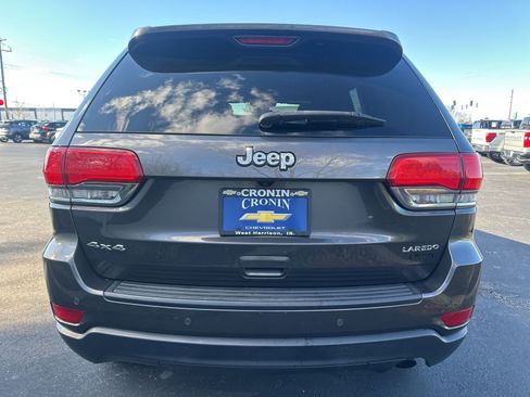 Used 2018 Jeep Grand Cherokee Laredo image 4
