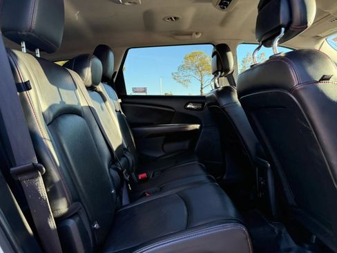 Used 2015 Dodge Journey R/T w/ Flexible Seating Group FWD image 16