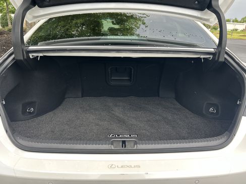 Used 2019 Lexus ES 300h w/ Premium Package FWD image 30