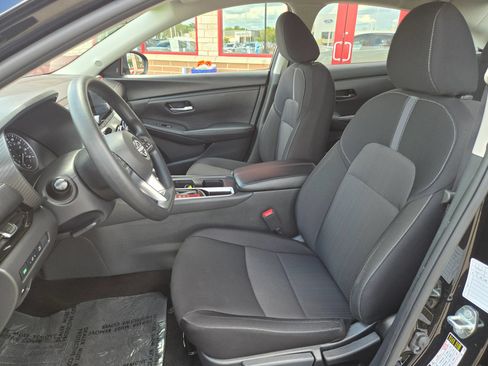 Used 2025 Nissan Sentra SV FWD image 10