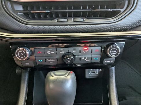 Used 2022 Jeep Compass Latitude w/ Convenience Group AWD/4WD image 3