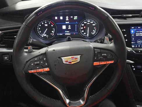 Used 2024 Cadillac XT6 Sport w/ LPO, Onyx Lite Package AWD/4WD image 11