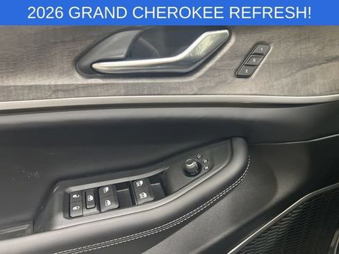 New 2026 Jeep Grand Cherokee Limited w/ Limited Altitude Package AWD/4WD image 16