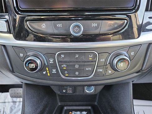 Used 2022 Chevrolet Traverse High Country image 25