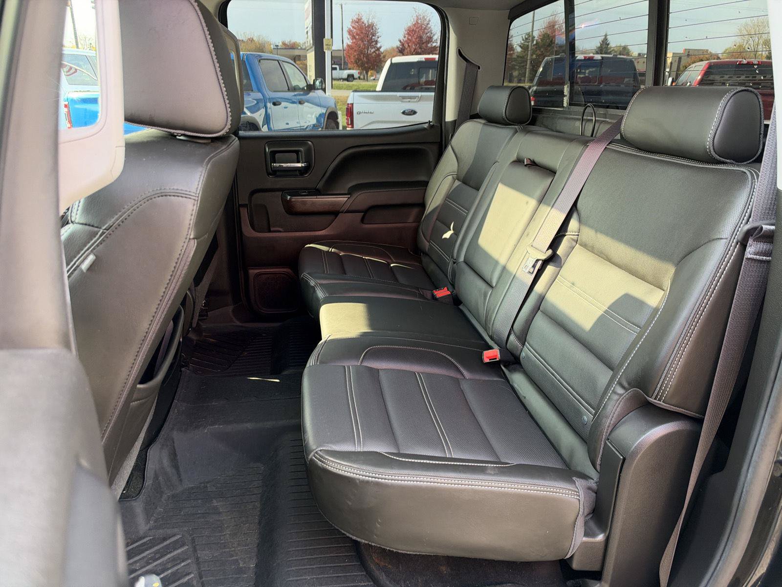 Used 2017 GMC Sierra 2500 Denali w/ Suspension Package, Off-Road AWD/4WD image 22