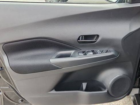 New 2025 Nissan Kicks Play S image 9