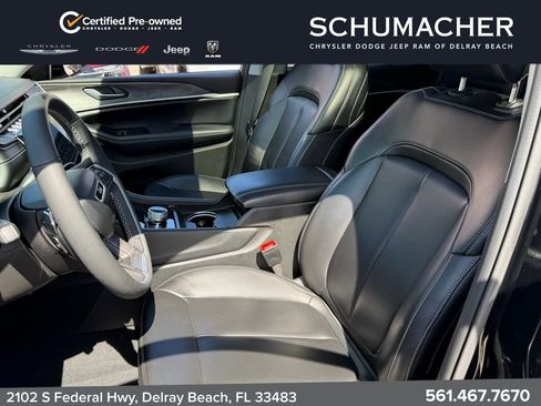 Certified 2024 Jeep Grand Cherokee Limited AWD/4WD image 11