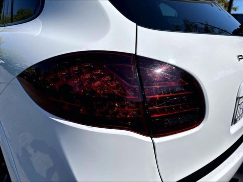 Used 2014 Porsche Cayenne GTS AWD/4WD image 29