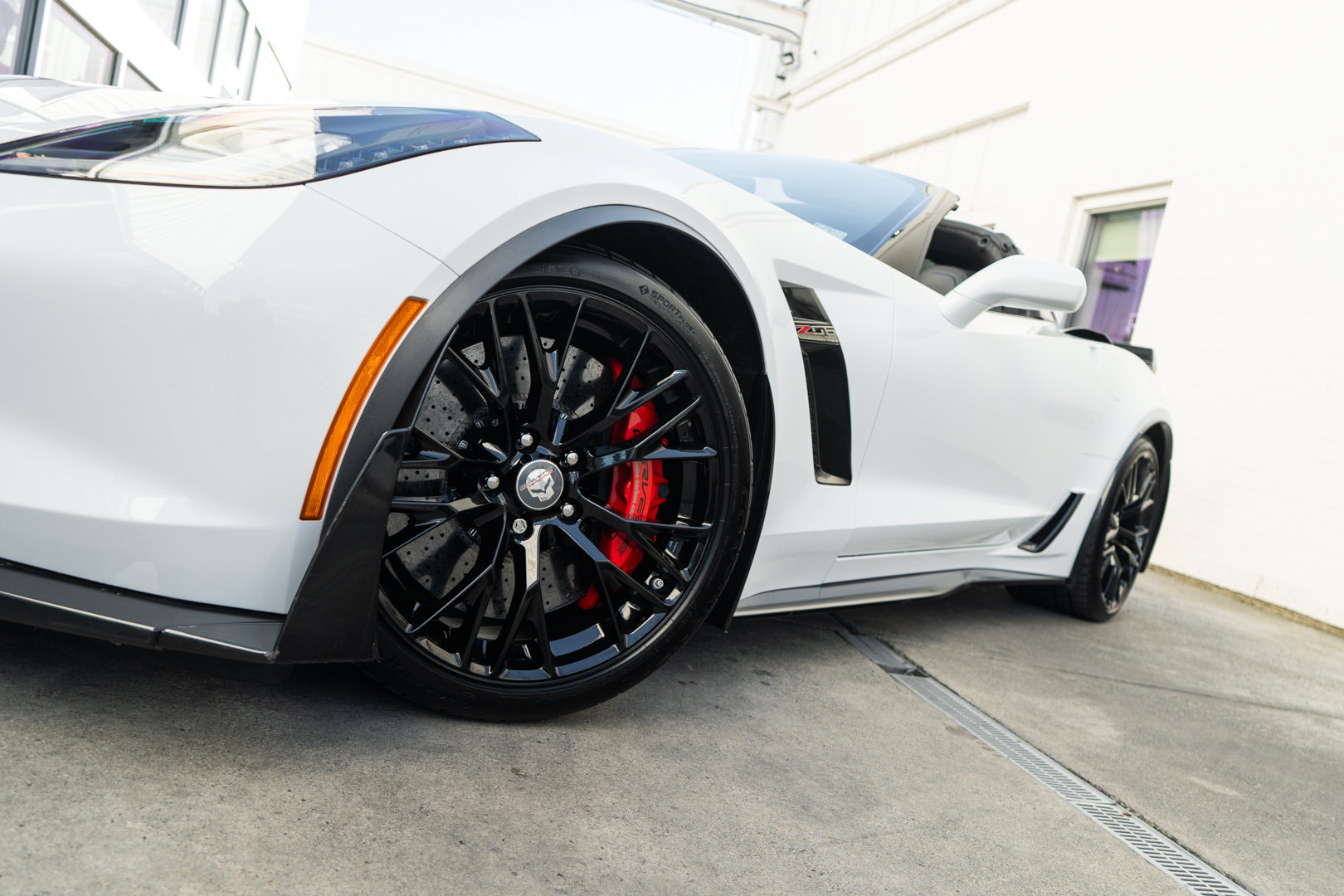 Used 2017 Chevrolet Corvette Z06 RWD image 4