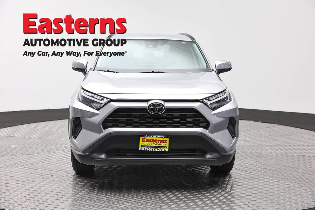 Used 2024 Toyota RAV4 XLE AWD/4WD image 3