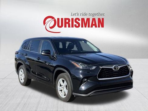 Used 2025 Toyota Highlander XLE image 1