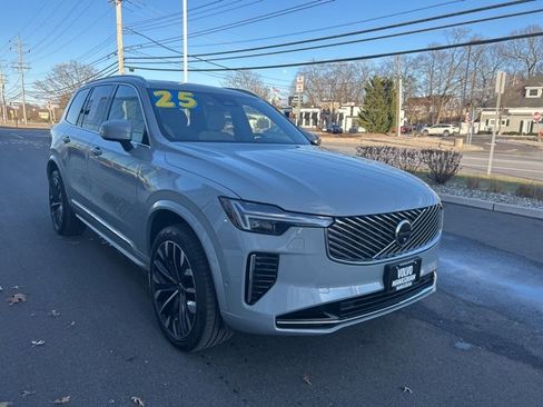 Used 2025 Volvo XC90 B5 Plus image 6