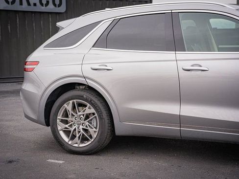 Used 2025 Genesis GV70 2.5T image 6