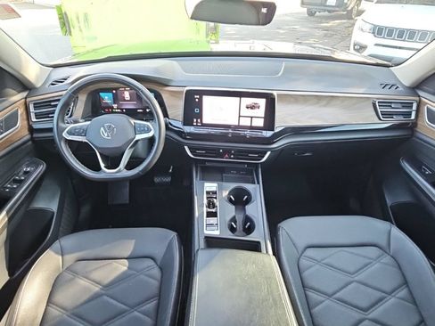 Used 2024 Volkswagen Atlas SE FWD image 9