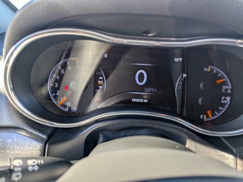 Used 2018 Jeep Grand Cherokee Limited image 20