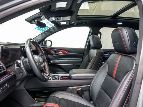 Certified 2024 Chevrolet Traverse RS image 13