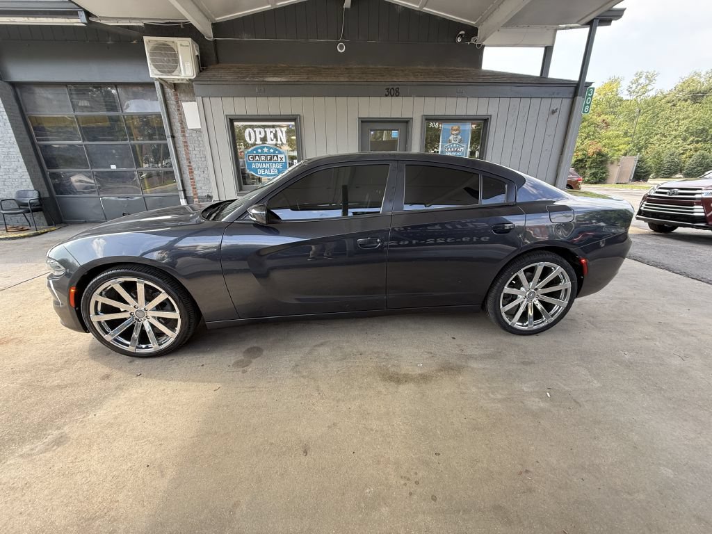 Used 2019 Dodge Charger SXT w/ Leather Interior Group RWD image 8