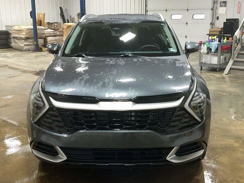 Used 2024 Kia Sportage EX image 2