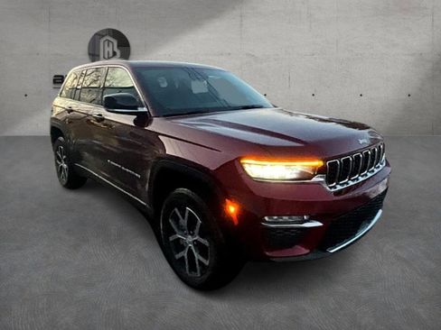 New 2025 Jeep Grand Cherokee Limited image 3