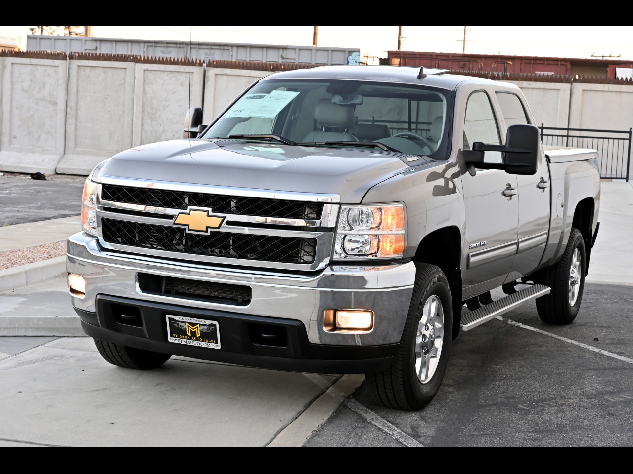 Used 2013 Chevrolet Silverado 2500 LTZ w/ LTZ Plus Package AWD/4WD image 1