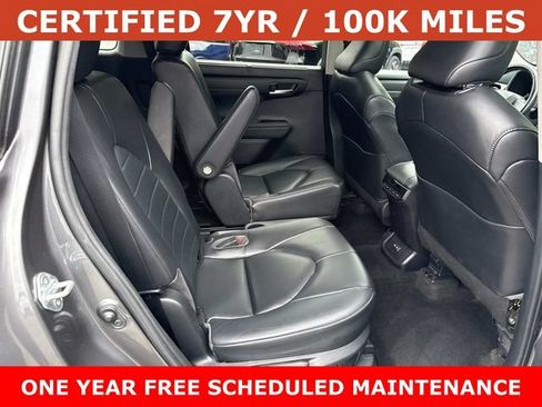 Used 2023 Toyota Highlander XLE AWD/4WD image 10