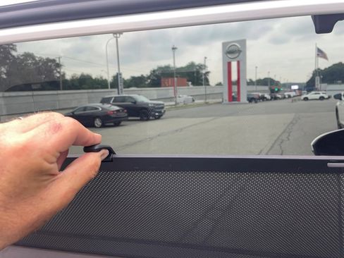 Used 2023 Nissan Rogue SL w/ SL Premium Package image 9