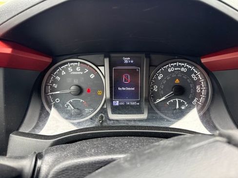 Used 2016 Toyota Tacoma TRD Sport w/ Towing Package image 24