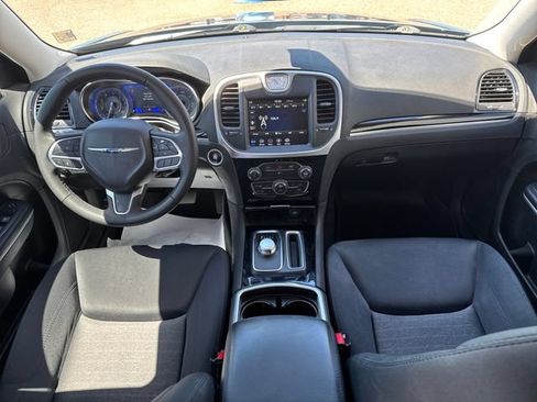 Used 2023 Chrysler 300 Touring RWD image 12