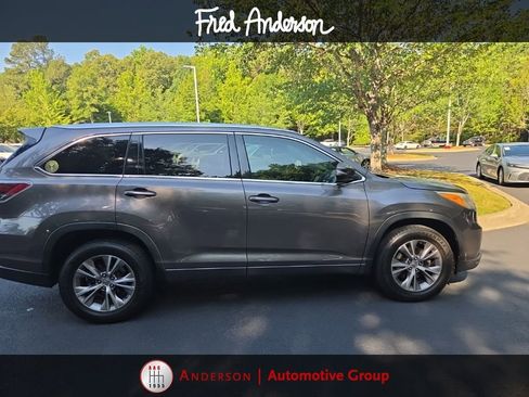 Used 2015 Toyota Highlander XLE FWD image 12