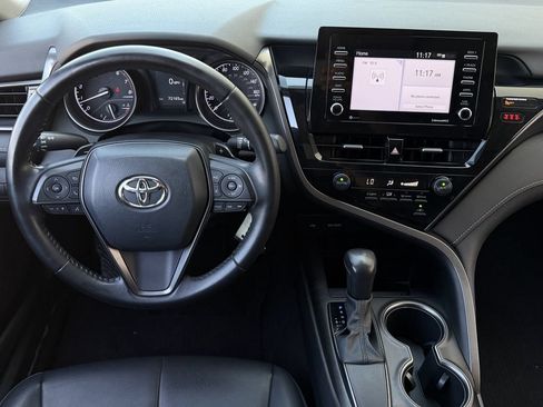 Used 2021 Toyota Camry SE FWD image 12