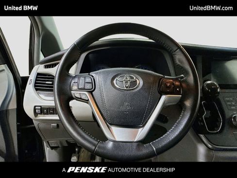 Used 2015 Toyota Sienna XLE w/ XLE Navigation Package FWD image 6