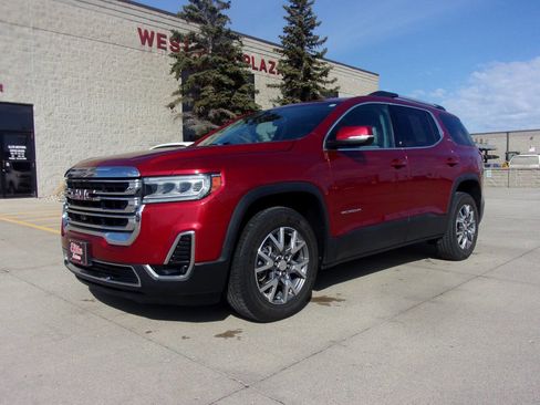 Used 2021 GMC Acadia SLT w/ Technology Package image 2