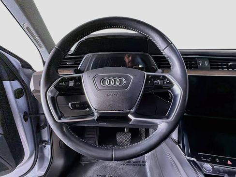 Used 2019 Audi e-tron Prestige w/ Prestige Package AWD/4WD image 11